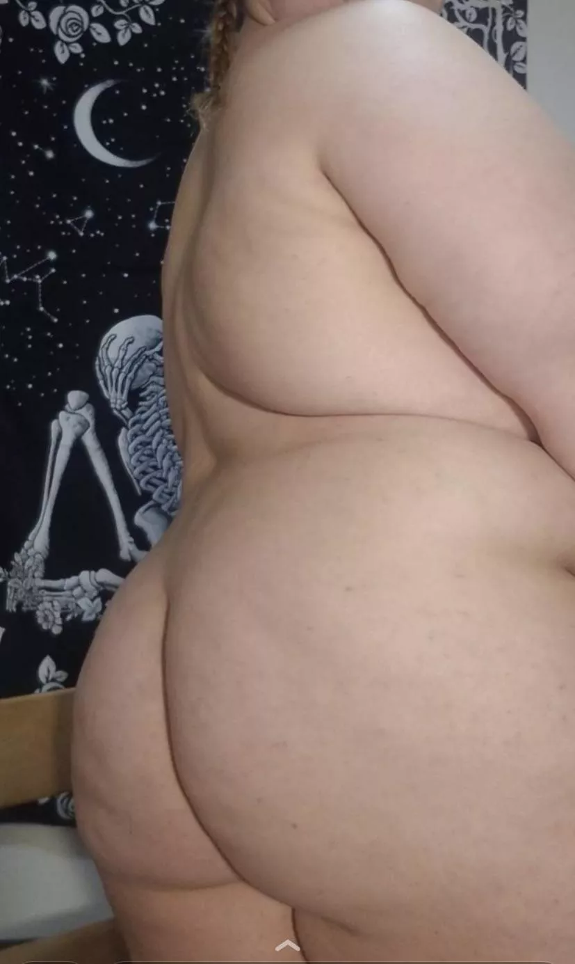 Any cute female feeders