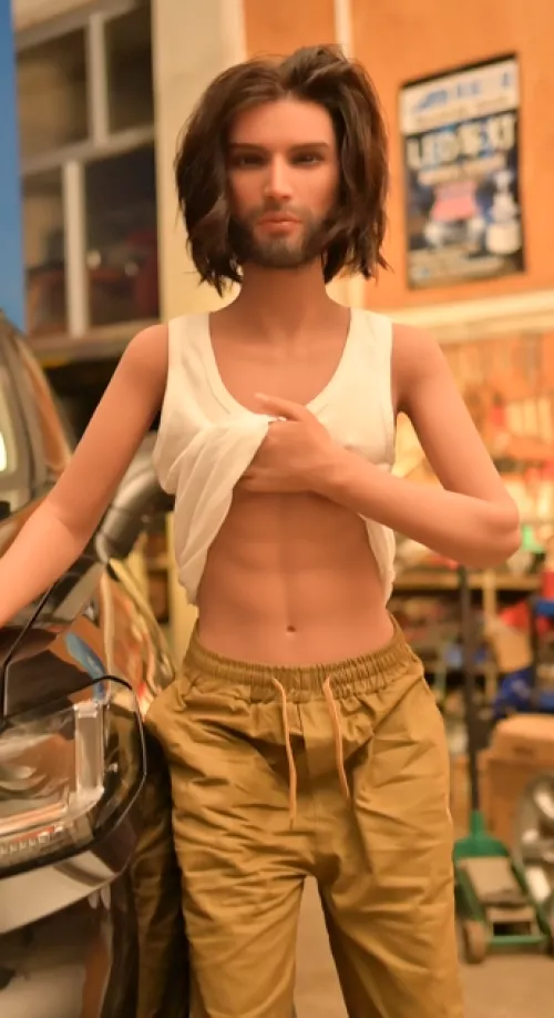 Anyone want to show off muscles?