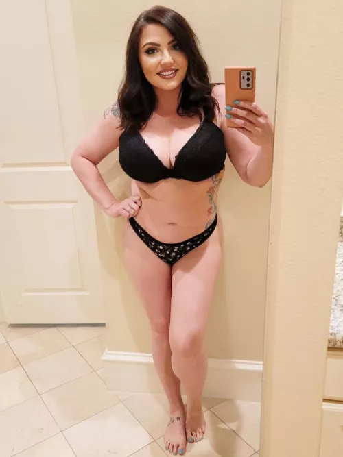 Barely keeping these 40G puppies in a bra!