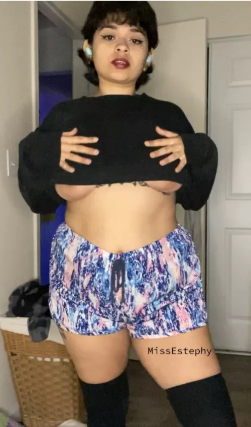 Can hide my nips but not my areolas