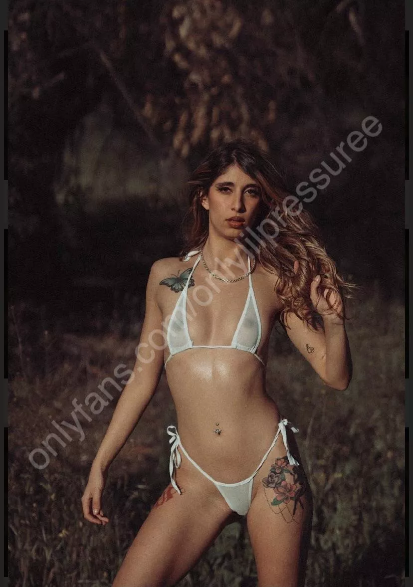 Can I be your bad girl tonight?😈