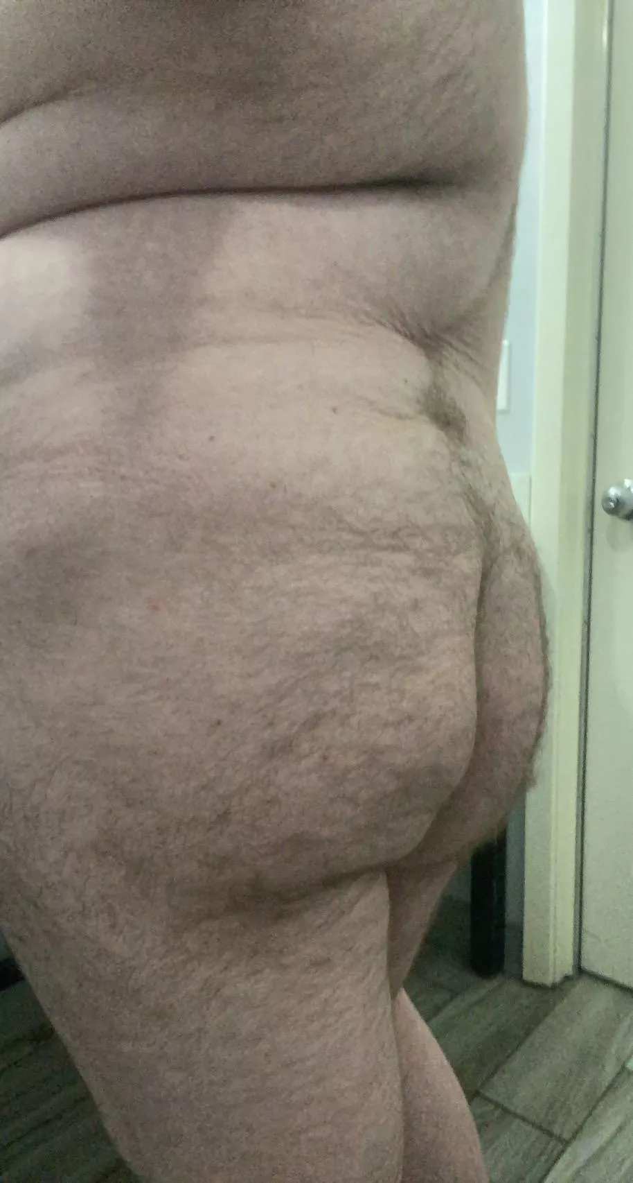 Chubby bottom looking for dom tops