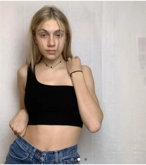 Cute face. Nice body