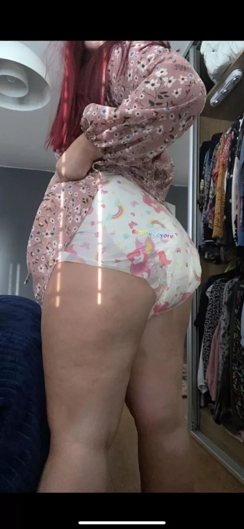 Do you like my new dress daddy? 🦄