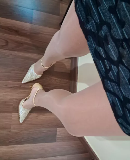 Do you like my office outfit?