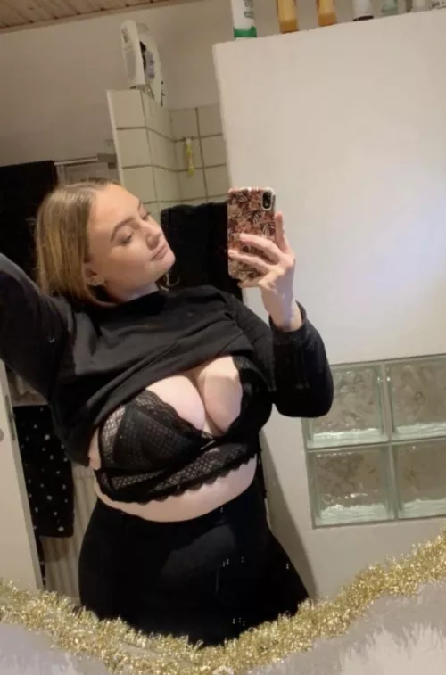 Do you think she is pretty?