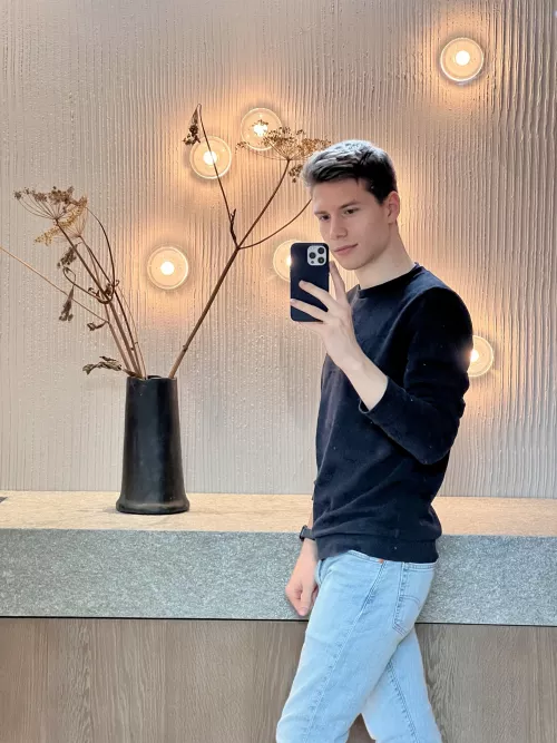 every mirror is a photo op