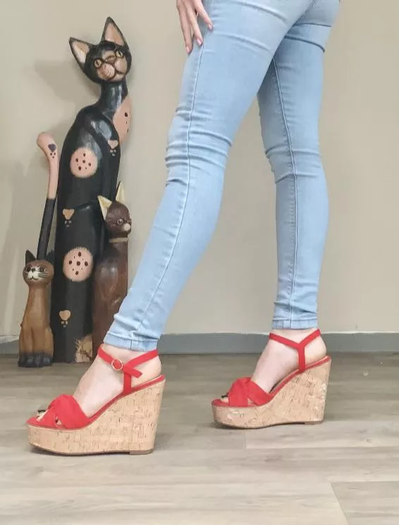 ( F18 ) shall we leave the heels on