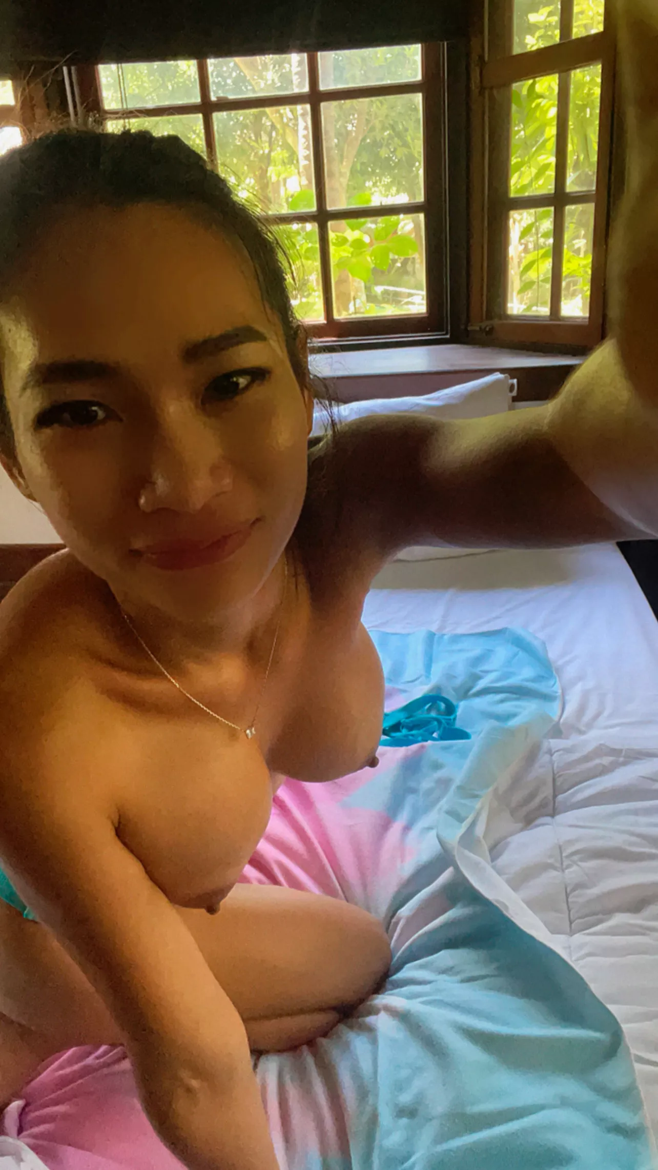 Good afternoon!! Suns out boobies out!! ;)