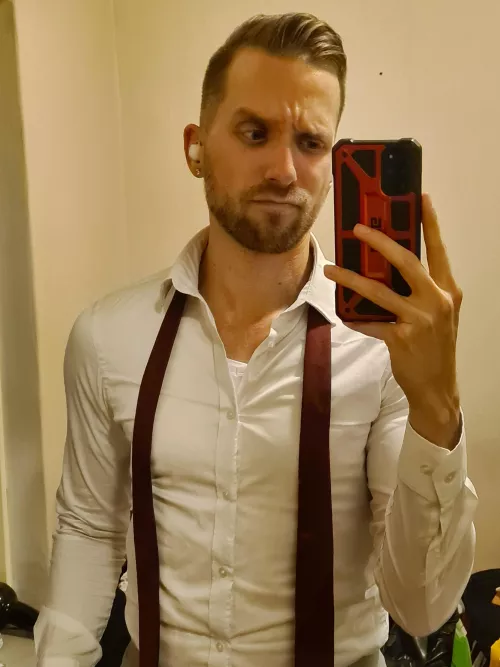 Happy Humpday. Tired AF, but it's almost weekend! Y'all, we got dissss! 💪😄