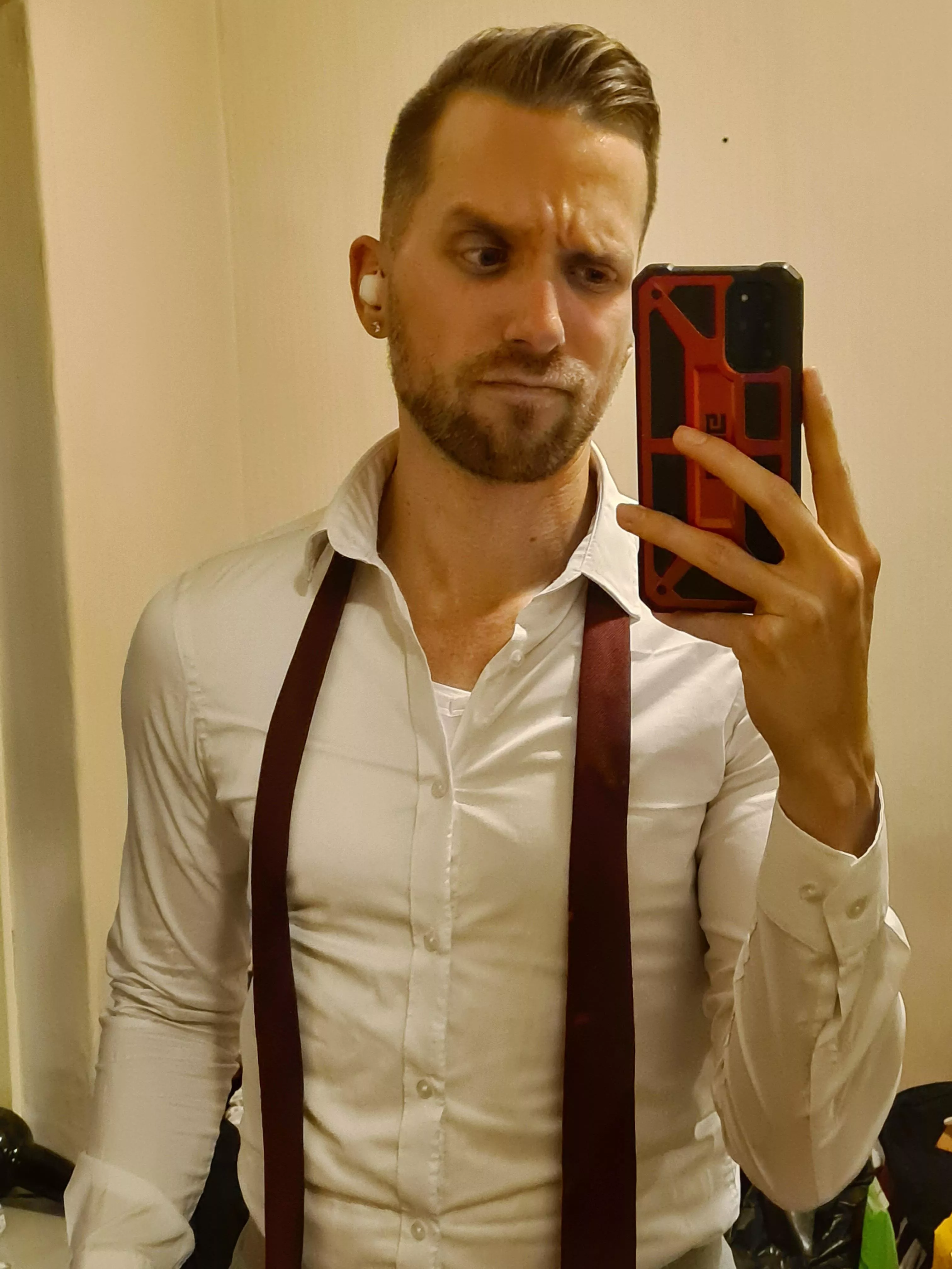 Happy Humpday. Tired AF, but it's almost weekend! Y'all, we got dissss! 💪😄