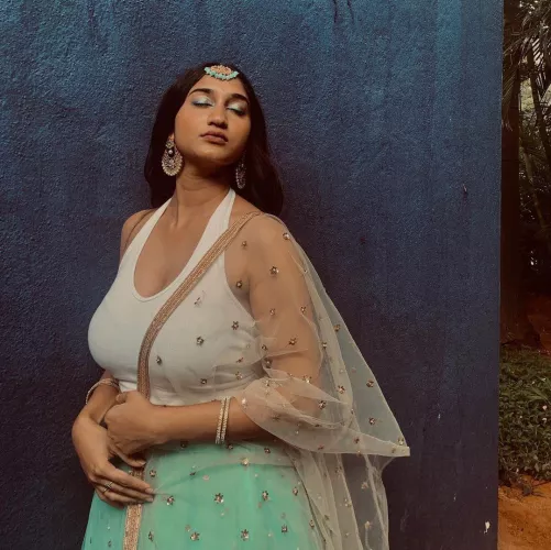 Hi, okay so I’m just gonna upload a random picture of my friend and go…okey byeeee