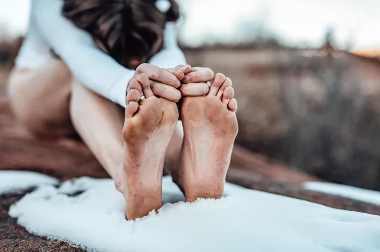 How do you keep these yoga toes warm in the snow?