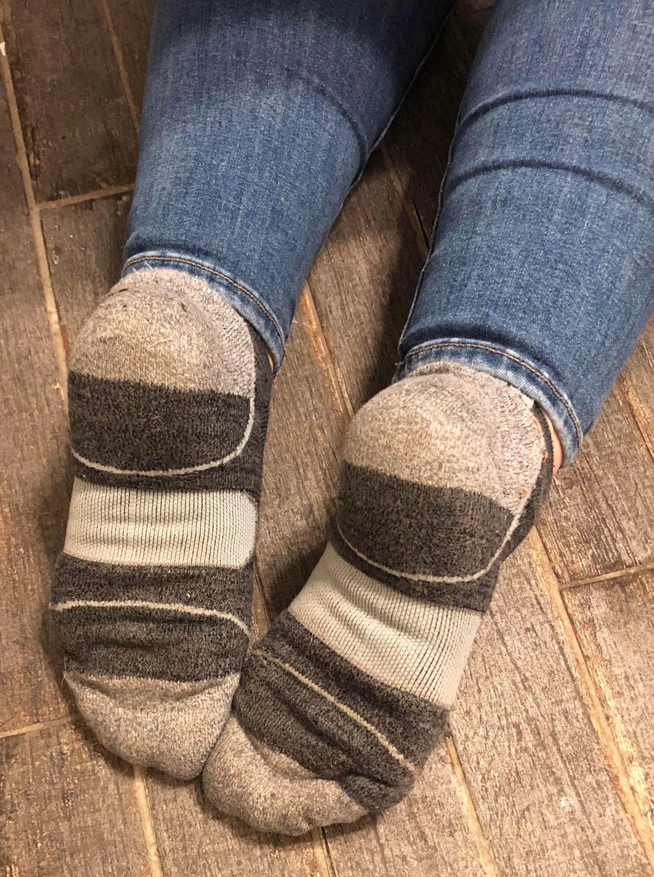 How heavy do you like them to smell?! Something nice and light or heavy and sweaty?🤤