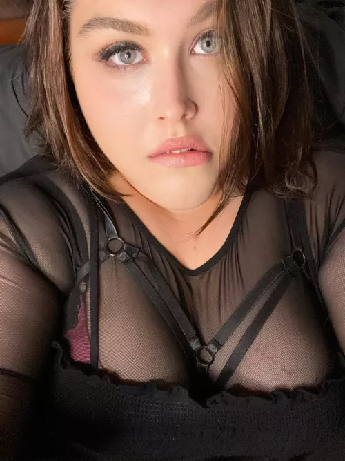 Hungry? So am I! Come feed me and we can fat chat together!