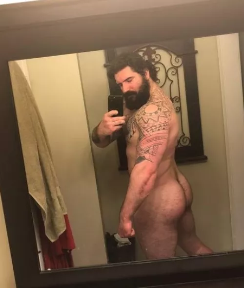 I get called fat a lot on Grindr and horse face. So enjoy the fat horse face....