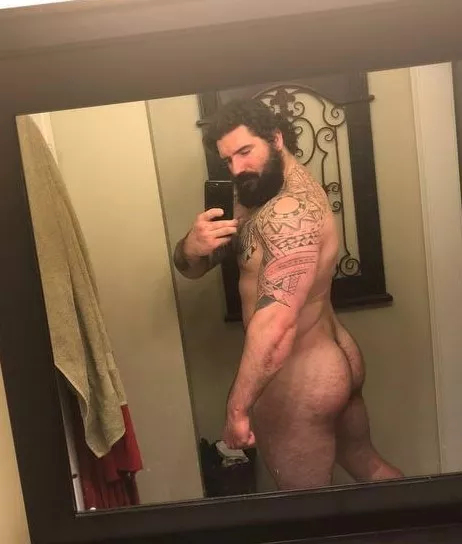 I get called fat a lot on Grindr and horse face. So enjoy the fat horse face....