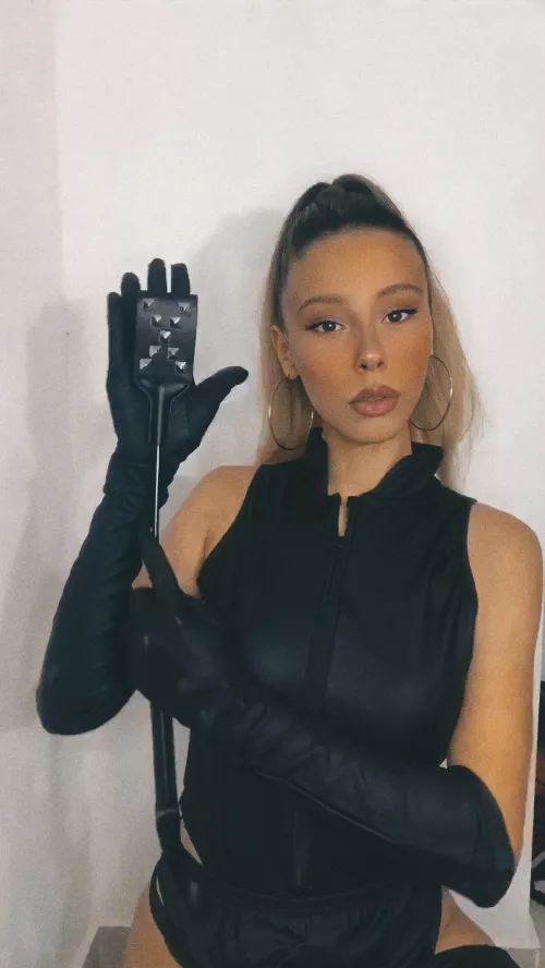 I love to punish useless submissives who don't know how to respect me.