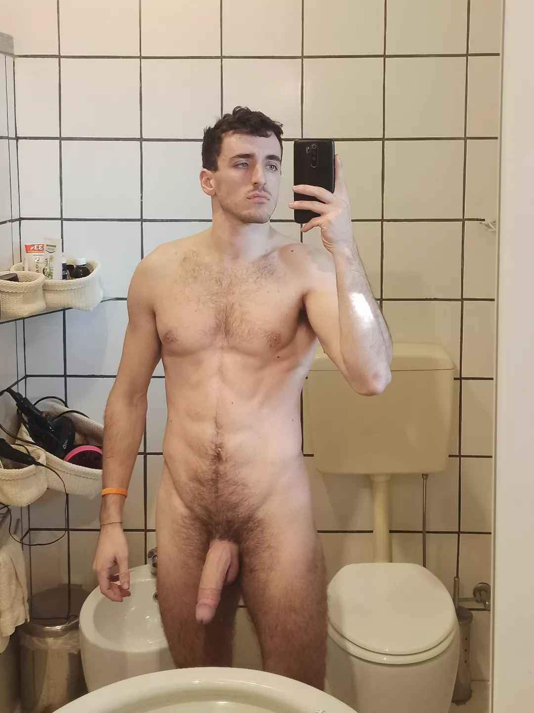 I was thinking about letting my pubes hair grow... do you agree?