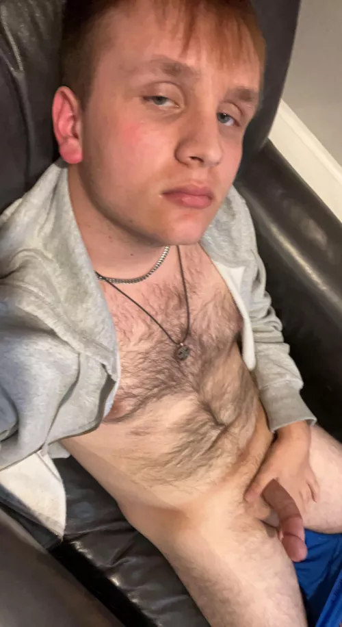 just lounging around (18, dms open)