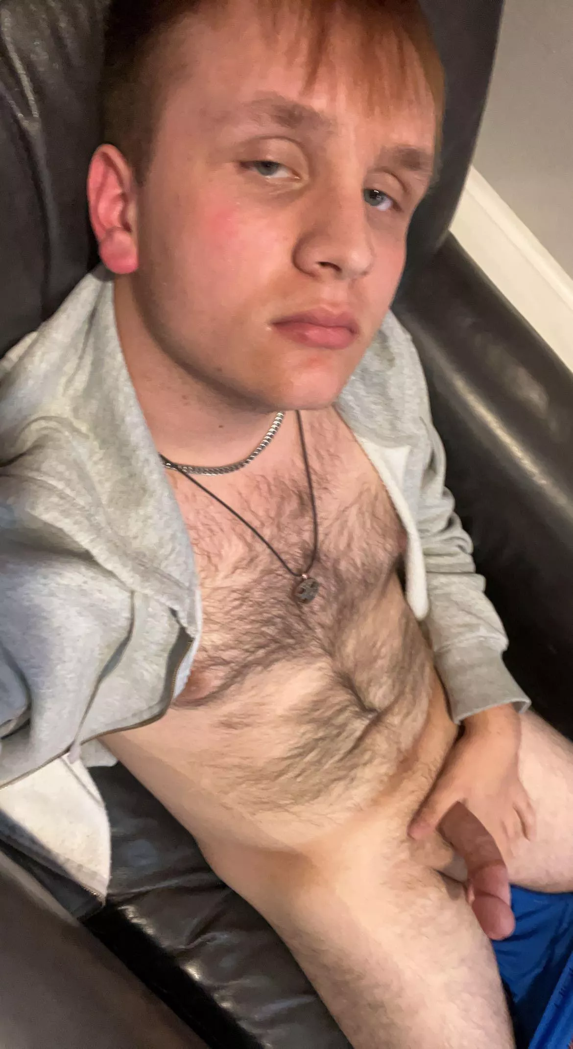 just lounging around (18, dms open)