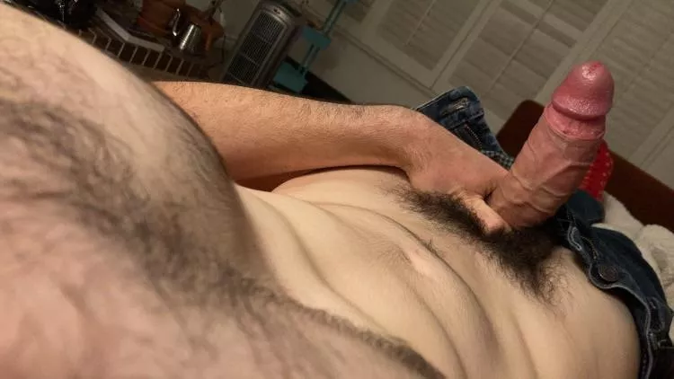 Keeping your seat warm with my hand 😘