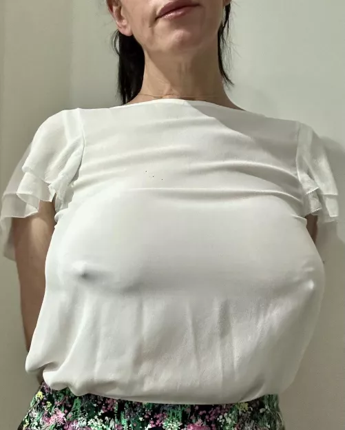 Loving the warmer weather 💋