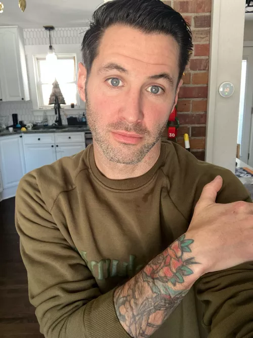 Mid 30s tatted dad here