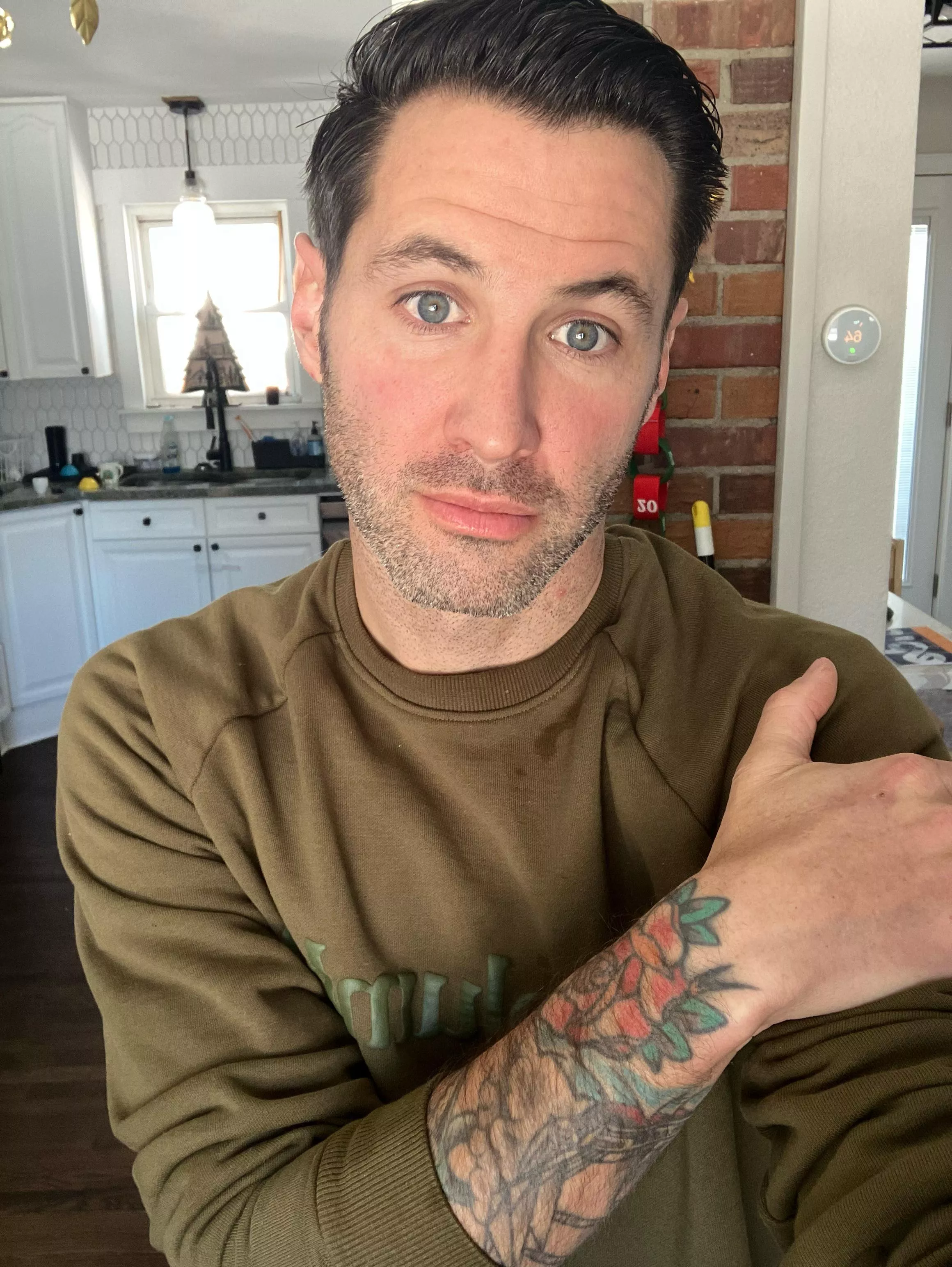 Mid 30s tatted dad here