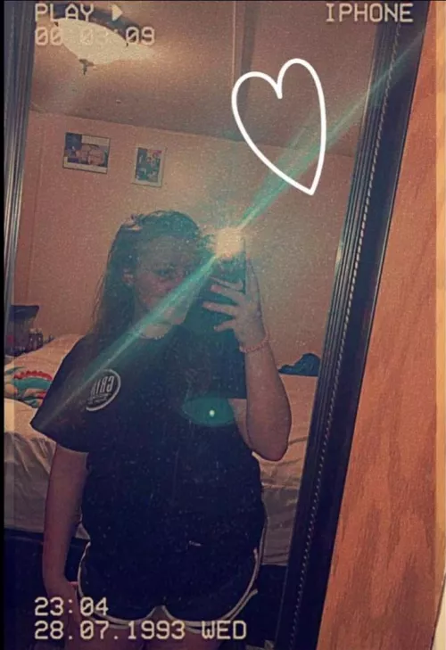 My 20yr gf here wants a bunch of guys to get her pregnant while I watch, DM what you'd do to her 🤤