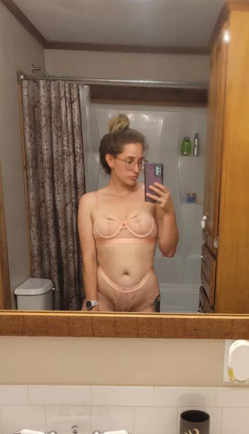 Never too tired for a ridiculous bathroom mirror selfie [img]