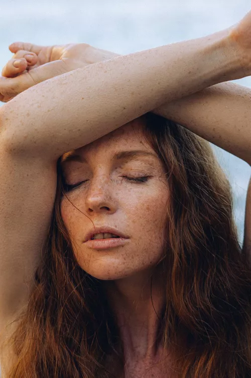 Oksana Butovskaya. Freckles and goosebumps.