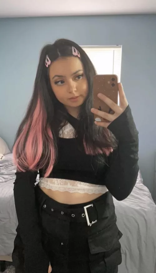 Pink hair 💗 :) [F]