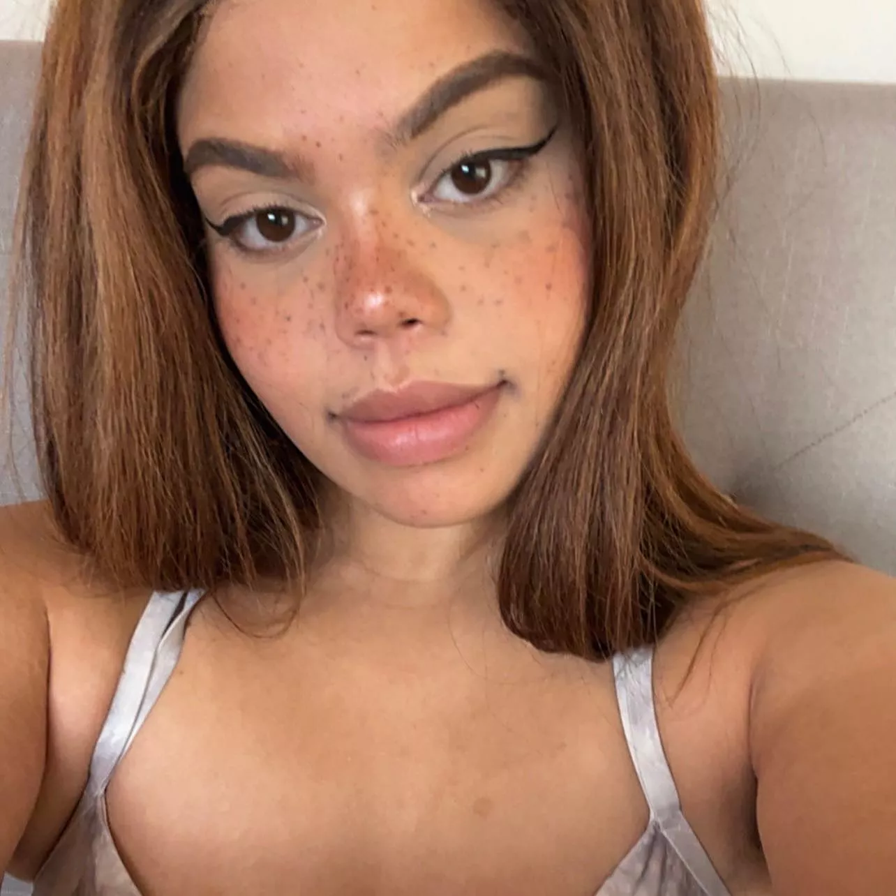 Play connect the dots on my face 💦