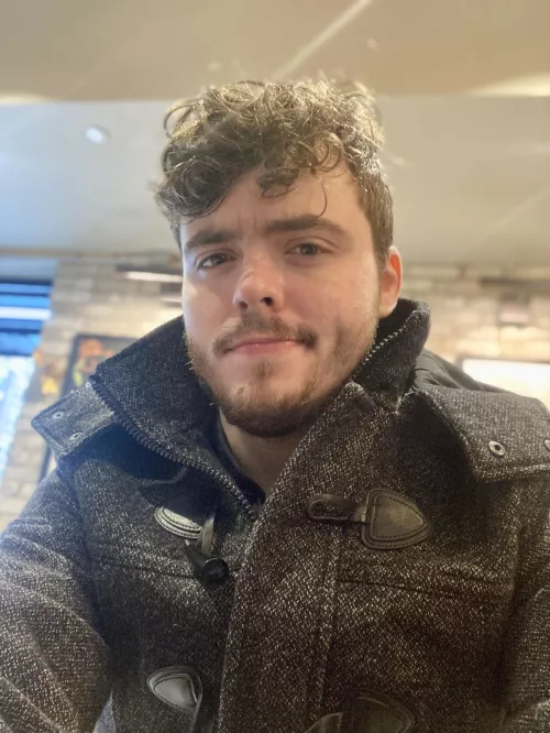 Rainy day Starbucks vibe, a true gay 😂😂