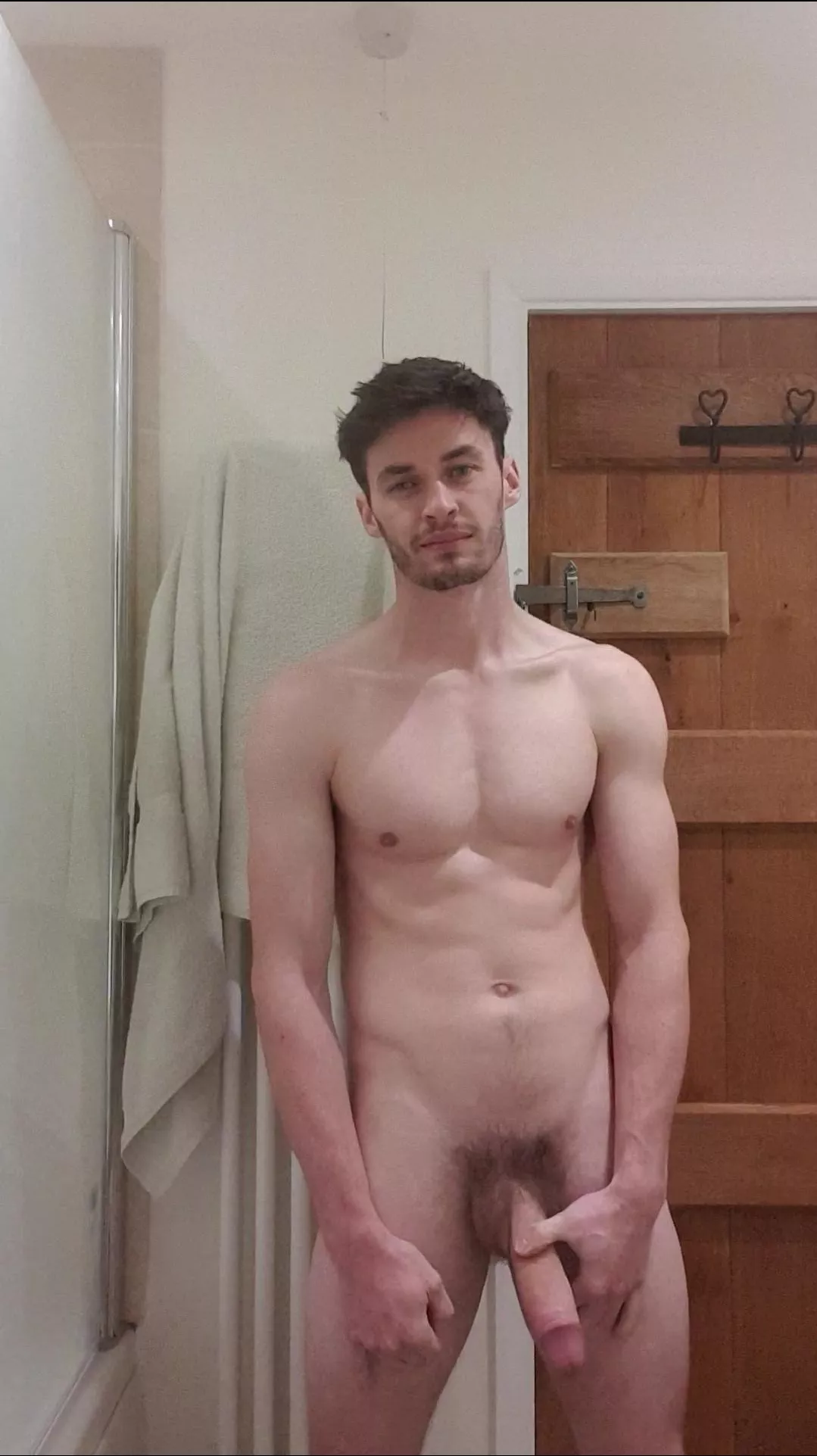 Showers with friends are better. Agree?