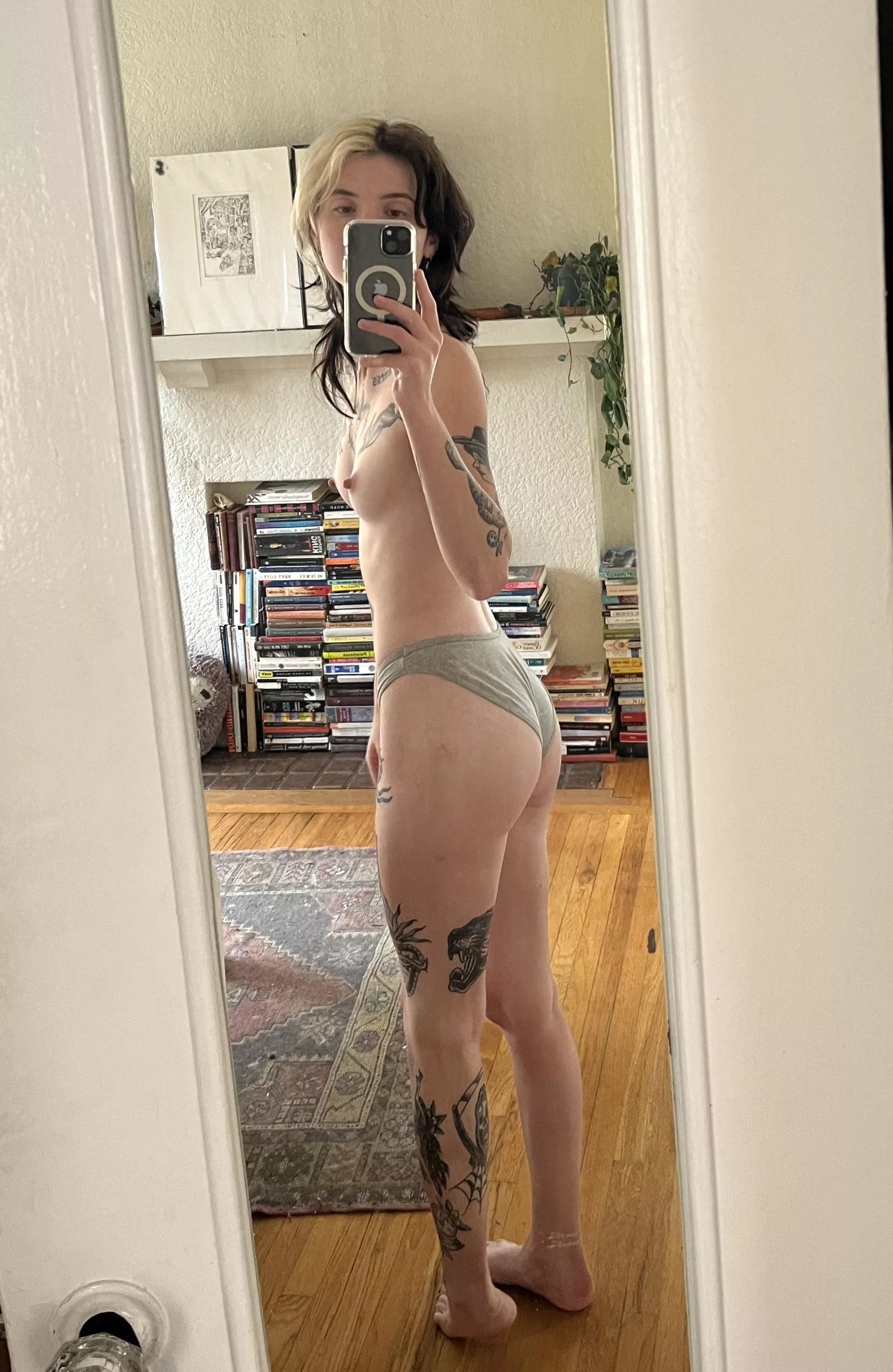 Snow White if she was a goth girl with a round ass and perky little tits :)