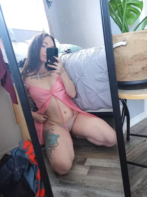 Tatted mom bods hit different 😏