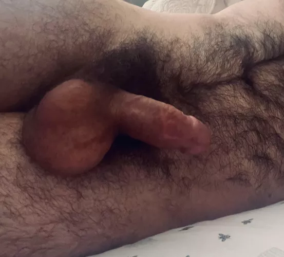 There’s so many guys that don’t sport a full bush. Blows my mind. This is the easiest way to go. Also… I need to drain these nuts. 😳😳😳.