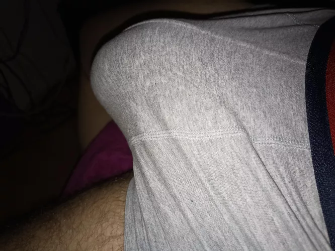 Think my housemate likes my bulge, so i give her a show everytime