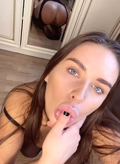 This juicy peach is delicious to bite