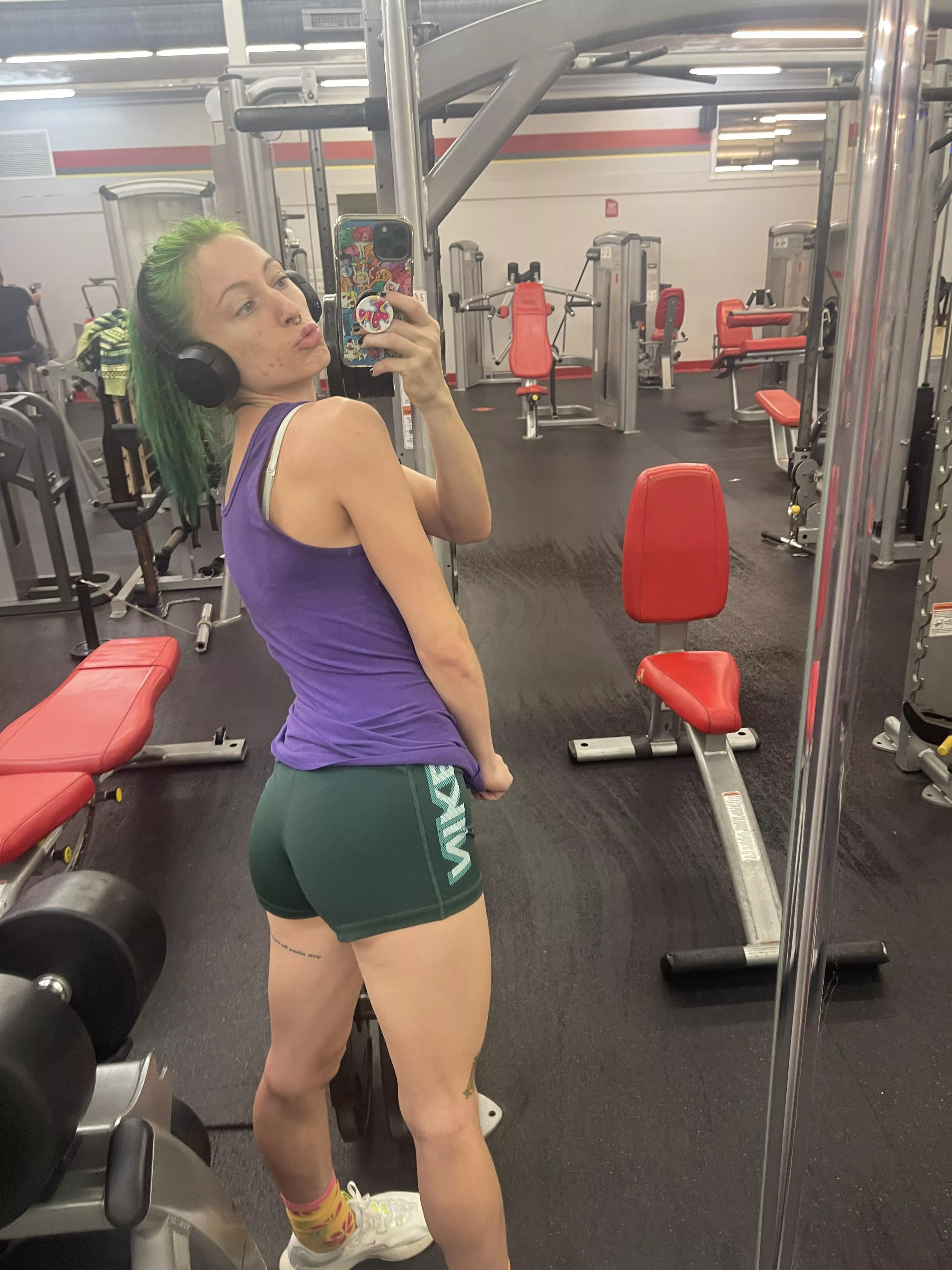 this lil butts done with its workout 😝