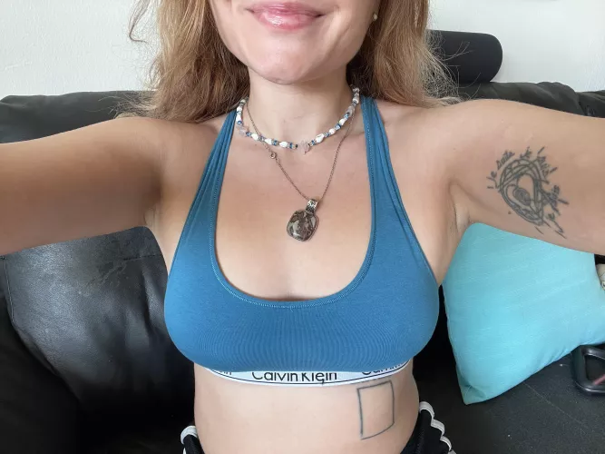 Trying a new pose :) what do you think??