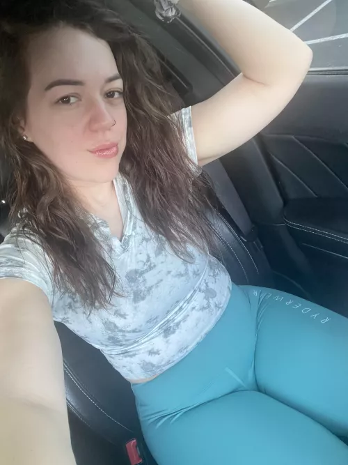 Waiting for that preworkout to kick in 😜