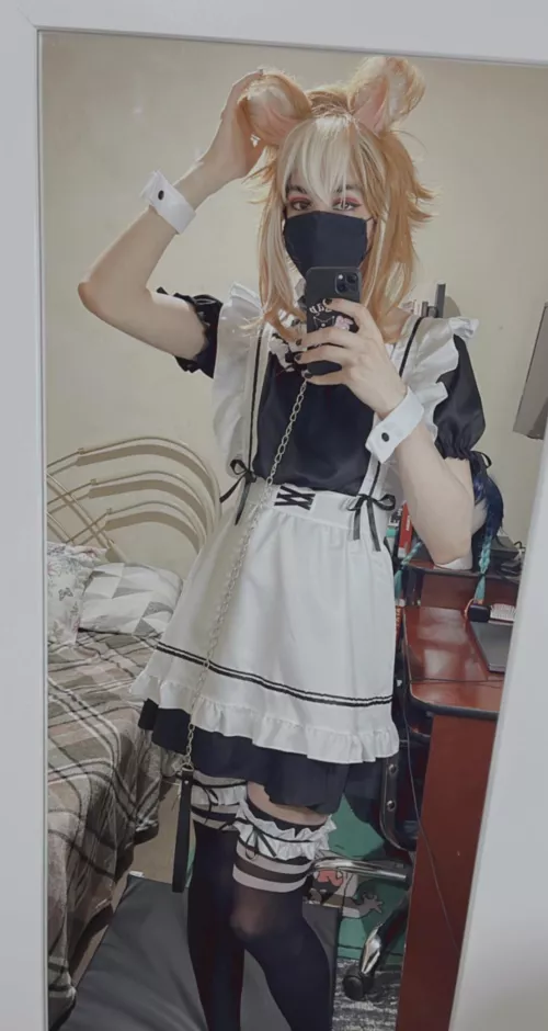 Wanna pet my cute ears? OwO