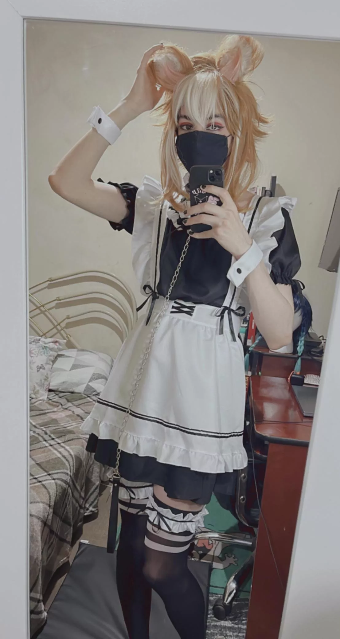 Wanna pet my cute ears? OwO