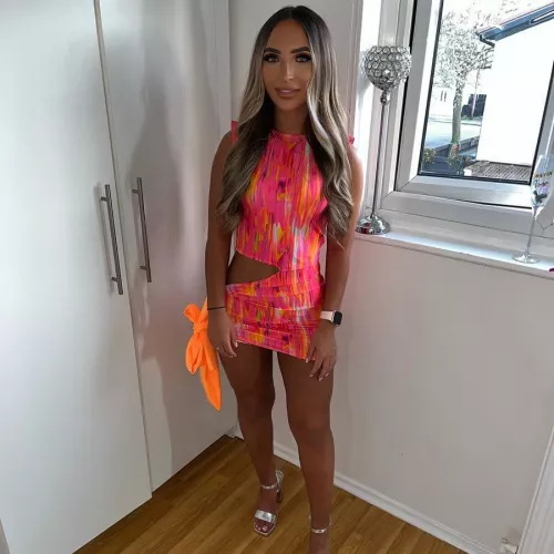 what you doing with this petite babe?