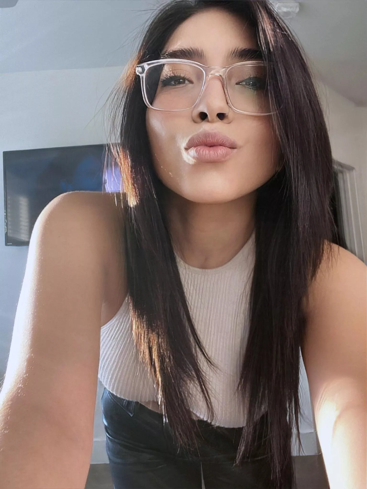 Would you kiss me on our first date?