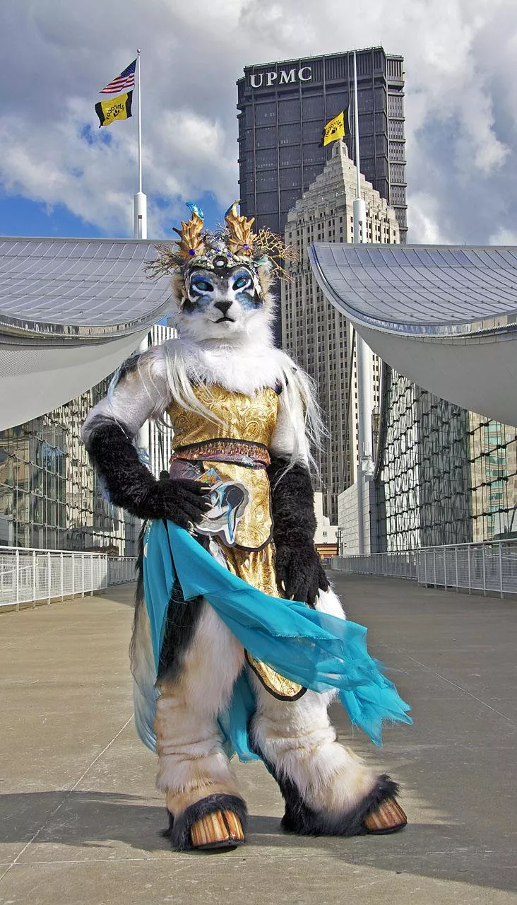 Xixin at Anthrocon 2013