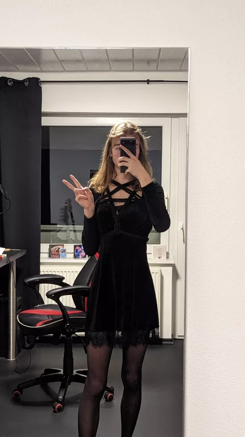 #1 First Day of your Femboy Advent Calendar :)